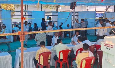 बीजेपी के तोखन साहू बिलासपुर जिले में 50हजार वोट से बनाई बढ़त