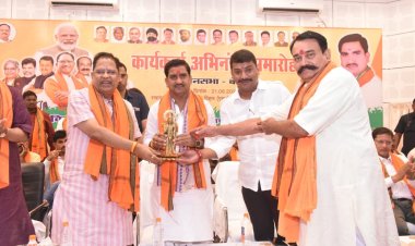 केन्द्रीय राज्य मंत्री तोखन साहू पहुंचे बेलतरा,कार्यकर्ताओ का हुआ अभिनन्दन
