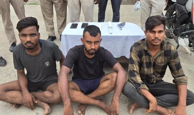 देशी कट्टा एवं धारदार हथियार के साथ तीन गिरफ़्तार,किसी बड़ी घटना को अंजाम देने के फिराक में थे आरोपी