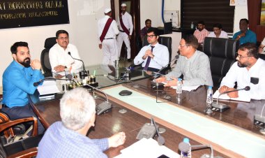 कलेक्टर ने ली छात्रावास अधीक्षकों की बैठक,कहा राजस्व अधिकारीयों द्वारा सघन निरीक्षण किया जाएगा निरीक्षण में खामियां मिलने पर छात्रावास अधीक्षको खिलाफ होगी कठोर कार्रवाई