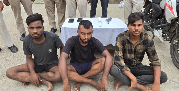 देशी कट्टा एवं धारदार हथियार के साथ तीन गिरफ़्तार,किसी बड़ी घटना को अंजाम देने के फिराक में थे आरोपी