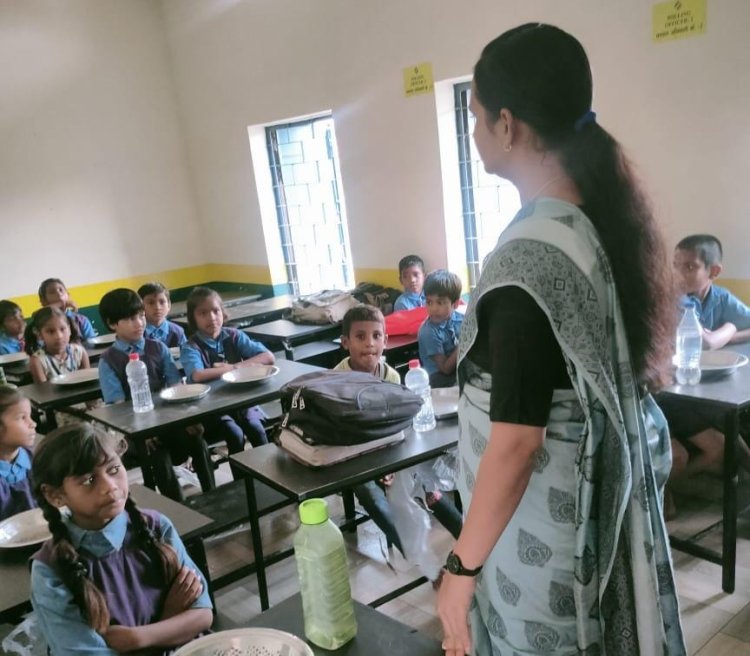 लापरवाही बरतने पर प्रधान पाठक को नोटिस जारी,संयुक्त कलेक्टर ने किया सोढ़ार के प्राथमिक स्कूल का निरीक्षण