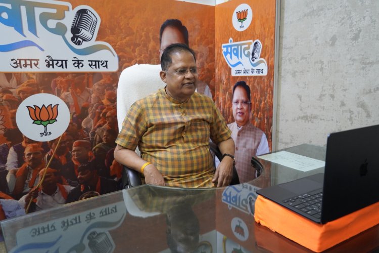 फेस बुक लाइव पर लोगों से संवाद, शिक्षा और स्वास्थ्य सामाजिक व्यवस्था की बुनियादी जरुरत - अमर अग्रवाल
