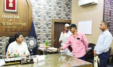 कलेक्टर ने जनदर्शन में सुनी आम लोगों की समस्याएं, निराकरण के लिए सम्बन्धित अधिकारीयों को दिए निर्देश