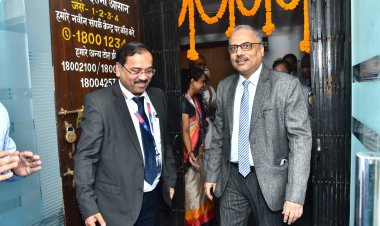 चीफ जस्टिस ने किया हाई कोर्ट में संचालित बैंक शाखा का निरीक्षण