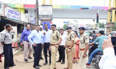 कलेक्टर-एसपी ने किया ब्लैक स्पॉट का निरीक्षण,महाराणा प्रताप चौक में ट्रैफिक व्यवस्था दुरूस्त करने दिए निर्देश 