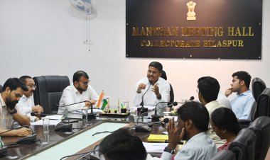 एक पेड़ मां के नाम अभियान की तैयारी की कलेक्टर ने की समीक्षा,20 तारीख के दिन एक ही समय में सवा 4 लाख महिलाएं लगाएंगी पौधा