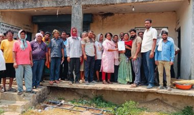 धान खरीदी केन्द्र में गड़बड़ी, खरीदी प्रभारी एवं ऑपरेटर के खिलाफ़ एफआईआर के निर्देश