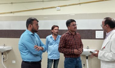 मलेरिया व डायरिया पीड़ित मरीजों को देखने सिम्स और जिला अस्पताल पहुंचे कलेक्टर,आईसीयू और सामान्य बेड की संख्या बढ़ाने दिए निर्देश