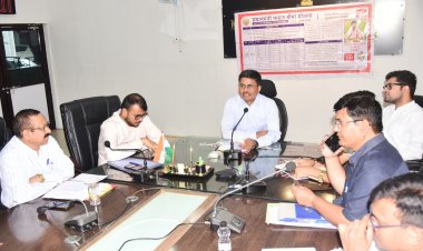 कलेक्टर ने टीएल बैठक में की लंबित प्रकरणों की समीक्षा, कहा मुख्यमंत्री जनदर्शन के आवेदनों का प्राथमिकता से करें निराकरण। वन अधिकार पत्र की भूमि का भी हो सकेगा नामांतरण,बंटवारा