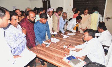 जन दर्शन: सरपंच ने की ठेकेदार की शिकायत,आरटीआई के तहत एडमिशन स्कूल प्रबंधक ने ले ली पूरी फीस, बिजली सड़क पानी जैसी मूलभूत सुविधाओं के लिए जन दर्शन में शिकायत लेकर पहुंचे आम जन