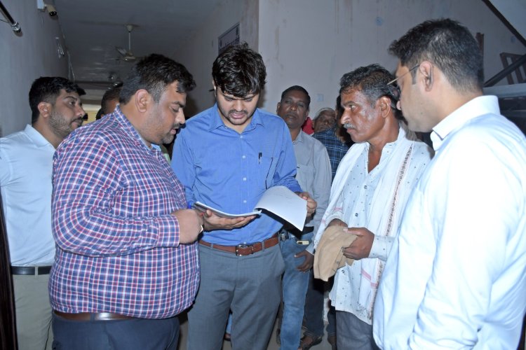 *नक्शा सुधार एवं राजस्व प्रकरणों के निराकरण के लिए चलाएं अभियान - कलेक्टर राहुल देव*  *कलेक्टर ने मुंगेली एसडीएम एवं तहसील कार्यालय का किया निरीक्षण