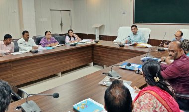 *जिला पंचायत सीईओ ने की स्कूल जतन योजना के कार्यों की गहन समीक्षा*  *लापरवाही बरतने वाले ठेकेदार होंगे ब्लैकलिस्टेड