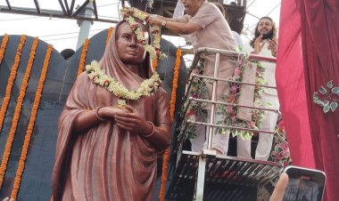 पूर्व मंत्री एवं नगर विधायक अमर अग्रवाल ने किया मिनिमाता की प्रतिमा का अनावरण