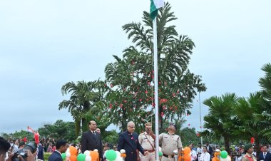 छत्तीसगढ़ उच्च न्यायालय में चीफ जस्टिस रमेश सिन्हा ने किया ध्वजारोहण