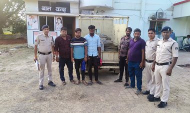 बिजली तार की चोरी करने वाले और उसे खरीदने वाले आरोपीयों को पुलिस ने किया गिरफ्तार