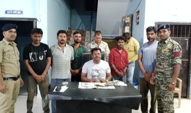 जुआ खेलते 10 जुआरियों को पुलिस ने किया गिरफ्तार