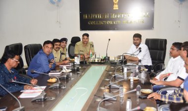 डीजे बजाने को लेकर जिला प्रशासन की बैठक : अधिकारी बोले वाहनों में साउंड बॉक्स बजने पर परमिट होगा निरस्त,ट्रांसपोर्ट संघ को नियम-कायदों की दी गईं जानकारी