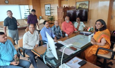 *बिलासपुर प्रेस क्लब के नेतृत्व में सर्वदलीय मंच ने जीएम से की मुलाकात, जीएम इटियेरा बोलीं-फाइनल ड्राइंग-डिजाइन बनने के बाद रेलवे स्टेशन का मॉडल डिस्प्ले किया जाएगा।
