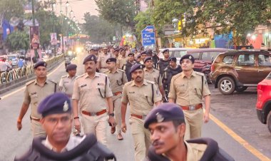 ईद और गणपति विसर्जन को ध्यान में रखकर शहर में किया गया पैदल फ्लैग मार्च  
