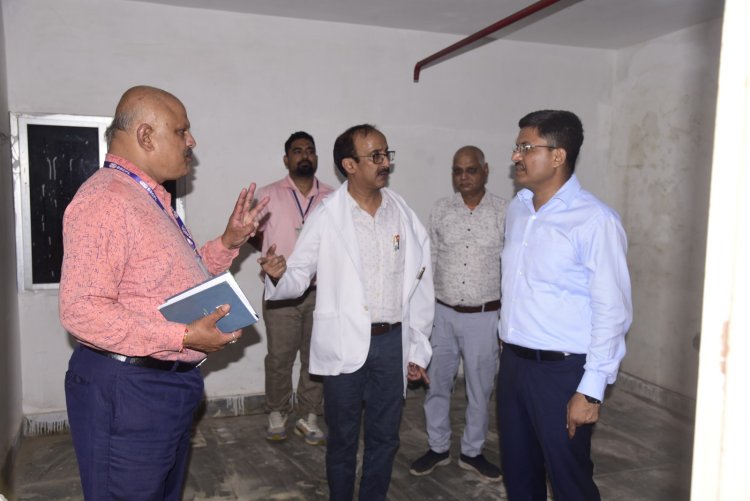 कलेक्टर ने सिम्स अस्पताल का किया आकस्मिक निरीक्षण,विभिन्न वार्डों का दौरा कर व्यवस्थाओं का लिया जायजा