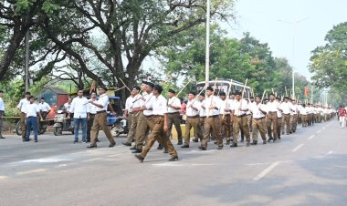 RSS का पथ संचलन: उप मुख्यमंत्री अरुण साव हुए शामिल, प्रदेशवासियों को दी दशहरा की शुभकामनाएं