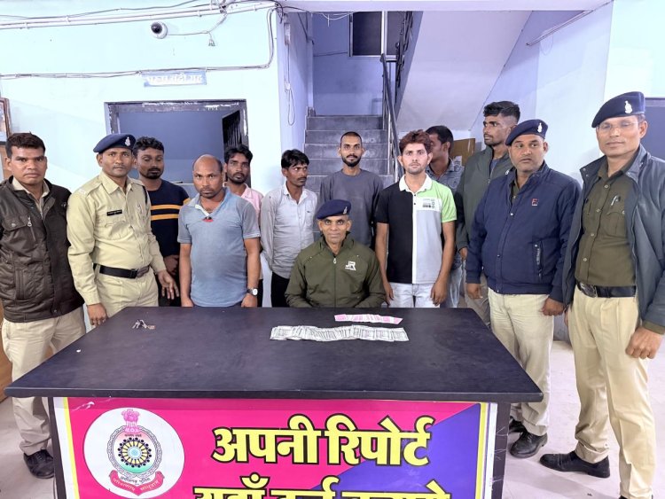 52 पत्ती तास मे लगा रहे थे पैसे का दाव,   47000 रूपये सहित जुआडी को पुलिस ने पकड़ा