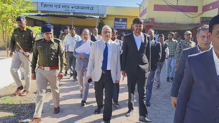 *चीफ जस्टिस रमेश कुमार सिन्हा ने किया जिला एवं सत्र न्यायालय मुंगेली का निरीक्षण*
