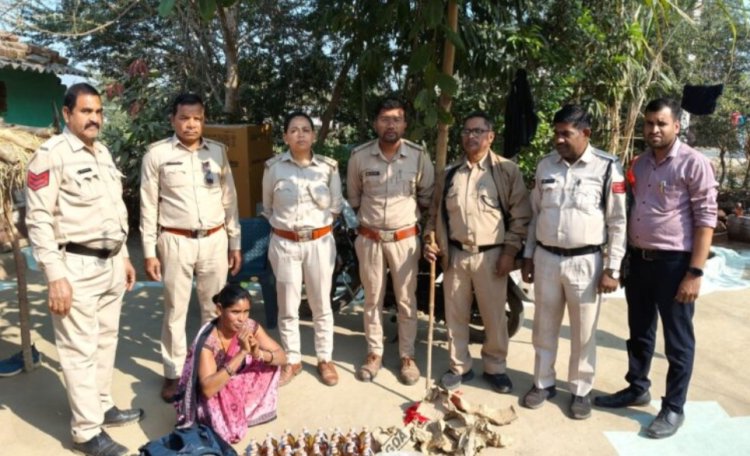 मध्यप्रदेश का  गोवा शराब छत्तीसगढ़ में बिक रहा, आबकारी विभाग  दबिश देकर आरोपी महिला से 7 लीटर शराब जप्त कर भेजा जेल