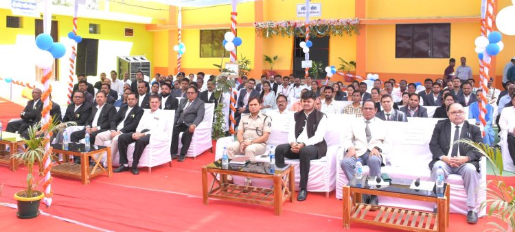 *छत्तीसगढ़ उच्च न्यायालय के मुख्य न्यायाधीश रमेश सिन्हा ने मुंगेली जिला न्यायालय में किया नवनिर्मित लॉयर्स हॉल एवं डिजिटल कम्प्यूटर लैब का वर्चुअल उद्घाटन*