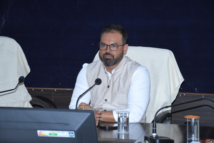 *नवपदस्थ कलेक्टर कुन्दन कुमार ने किया पदभार ग्रहण, जिले के ग्यारहवे कलेक्टर कुंदन कुमार हैं 2014 बैच के आईएएस अधिकारी*