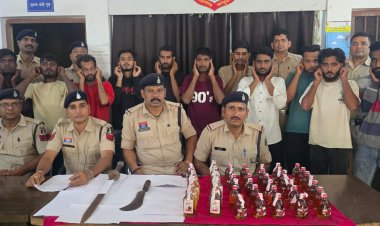 *लगातार दूसरे दिन गुंडे बदमाशों पर बिलासपुर पुलिस की ताबड़तोड़ कार्रवाई, दस गिरफ्तार, हथियार और शराब जप्त*