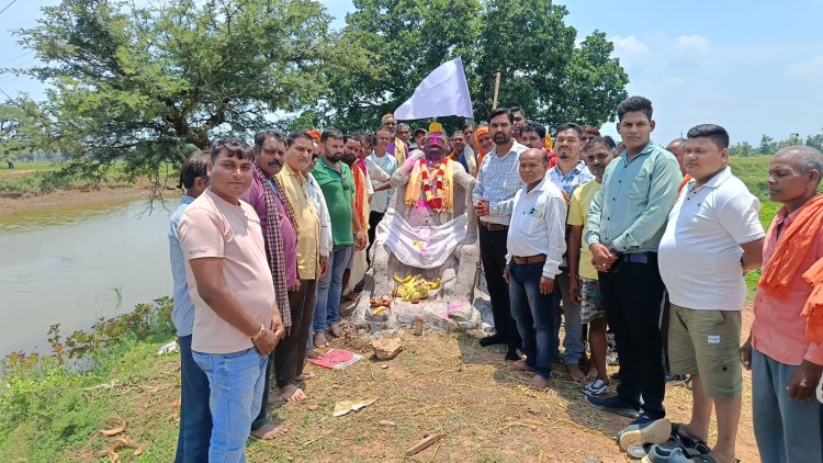 नगर के घोरमार तालाब किनारे भीमसेन की  मूर्ति स्थापित