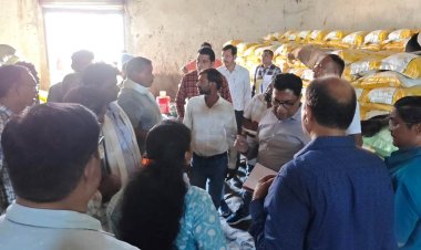 *राज्य स्तर के कृषि अधिकारी ने किया जिले के कृषि केन्द्रों का औचक निरीक्षण*  अनियमितता पर सहकारी समिति पंडरभट्ठा को कारण बताओ नोटिस जारी*