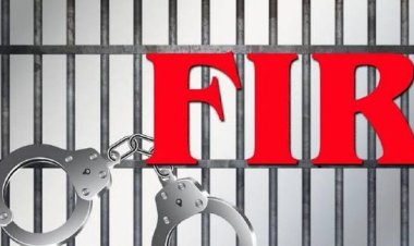*धान खरीदी में अनियमितताप्रशासन की बड़ी कार्रवाई केंद्र प्रभारी पर FIR दर्ज*,हथनीकला केंद्र 2.54 करोड़ से अधिक की धान की गड़बड़ी