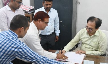 *कलेक्टर ने किया जिला कोषालय का निरीक्षण, अभिलेखों के सुरक्षित रख रखाव की की जानकारी*
