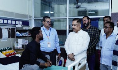 *रेल दुर्घटना में घायल लोगों से मिले विधायक अमर अग्रवाल: अस्पतालों में उपचार की स्थिति का लिया जायजा*