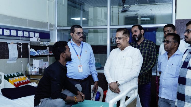 *रेल दुर्घटना में घायल लोगों से मिले विधायक अमर अग्रवाल: अस्पतालों में उपचार की स्थिति का लिया जायजा*