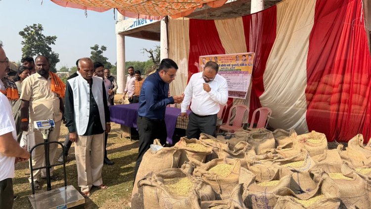 धान उपार्जन कार्य सुचारू एवं पारदर्शी ढंग से संपन्न कराने के लिए जिले के प्रभारी सचिव  चंदन कुमार ने   निरीक्षण कर व्यवस्थाओं का लिया जायजा