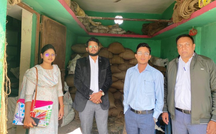*किराना दुकान में अवैध रूप से भंडारित 86 बोरी धान जब्त