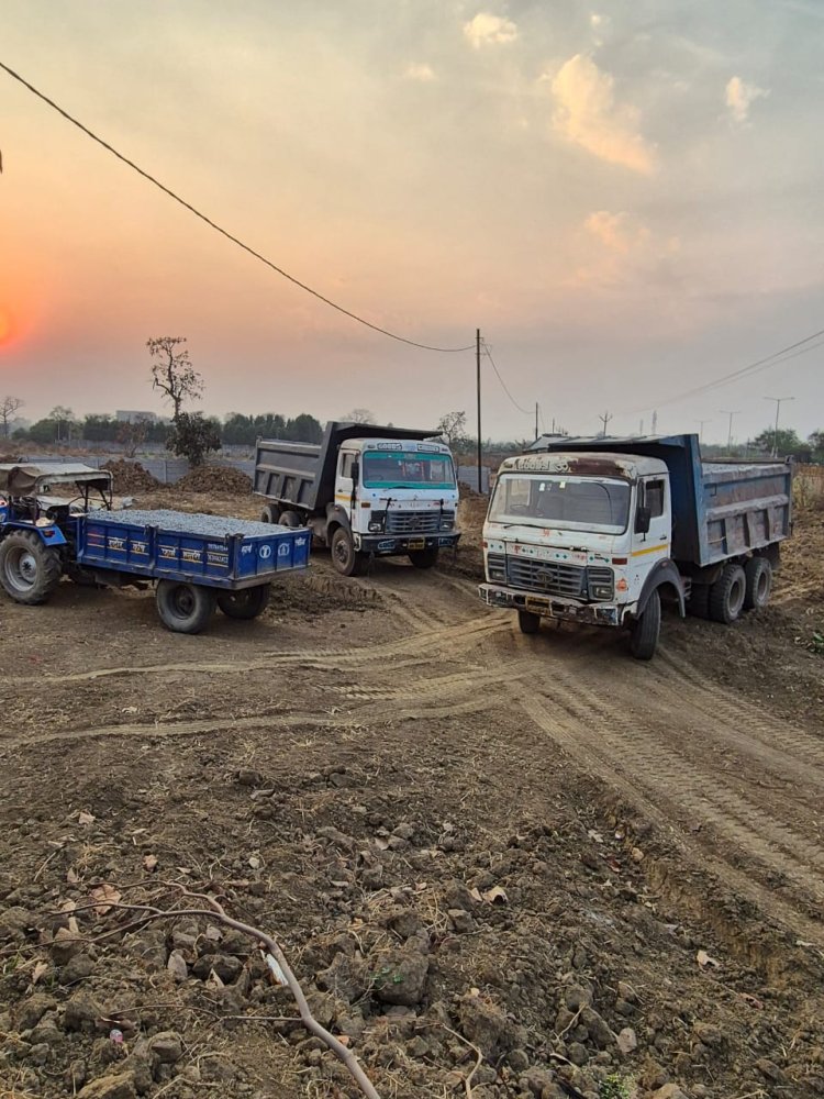 *खनिजो के अवैध उतखनन व परिवहन पर जेसीबी, हाइव व 10 ट्रेक्टर ट्राली सहित 14 वाहन जप्त, खनीज विभाग की कार्रवाई*