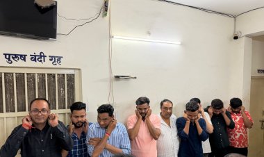 *सिविल लाइन पुलिस की बड़ी कार्रवाई,9 जुआरी गिरफ्तार, लग्जरी कार, मोबाइल रकम जब्त*