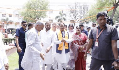 *स्थापना दिवस: प्रदेश के सभी जिला कार्यालयों में ध्वजारोहण कर मनाया गया भाजपा स्थापना दिवस, मुख्यमंत्री साय ने किया कुशाभाऊ ठाकरे परिसर में ध्वजारोहण*
