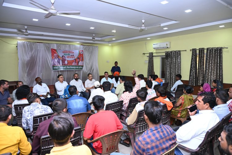 *जनता के द्वार पहुँचे अमर अग्रवाल: 'बस्ती चलो अभियान' के जरिए बिलासपुर के 9 वार्डों में हुआ सीधा संवाद*