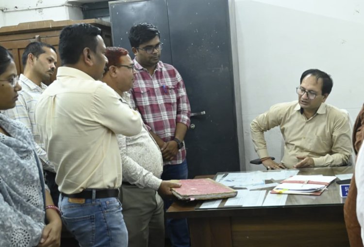 *कलेक्टर ने किया जिला कोषालय का निरीक्षण*