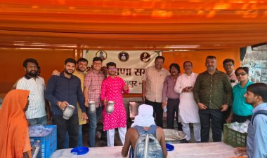 *लोहाणा समाज के द्वारा पुरुषोत्तम मास के अवसर पर अपने आराध्य संत श्रीजालाराम बापा के परम वचनों को ध्यान में रखते हुए सेवा कार्य का किया गया आयोजन, समाज के सदस्य रहे मौजूद*