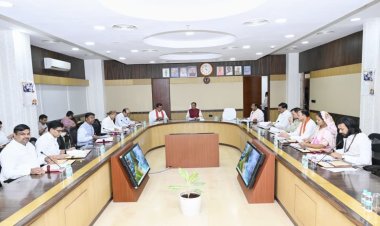 *ब्रेकिंग : कैबिनेट की बैठक में कई महत्वपूर्ण निर्णय, धान के बदले दूसरी फ़सल पर सरकार देगी प्रति एकड़ 15हज़ार रुपए,240 ई बसों को मंजूरी, देखिए।*