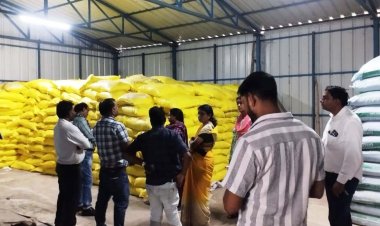 *किसानों को महंगा खाद बेचने वाले पर की गई कार्रवाई, उर्वरक विक्रय पर रोक के साथ ही कारण बताओ नोटिस जारी*