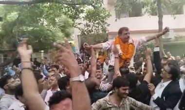 *जिला अधिवक्ता संघ चुनाव : अनुराग बाजपई  की शानदार जीत, देर शाम जारी हुए नतीजे,अनुराग बोले अधिवक्ता साथियो के हित मे लिए जायेंगे बड़े निर्णय*