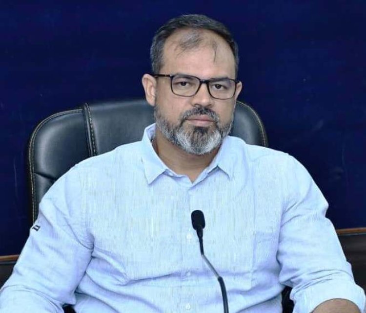 *जरहागांव करंट से मौत के मामले पर कलेक्टर ने लिया संज्ञान : आपात बैठक बुलाकर विस्तृत जांच के दिए निर्देश  *डॉक्टर की अनुपस्थिति पर जताई नाराजगी*  *सीएमएचओ और बीएमओ को नोटिस, जरहागांव अस्पताल में तत्काल डॉक्टर पदस्थ करने के दिए निर्देश*